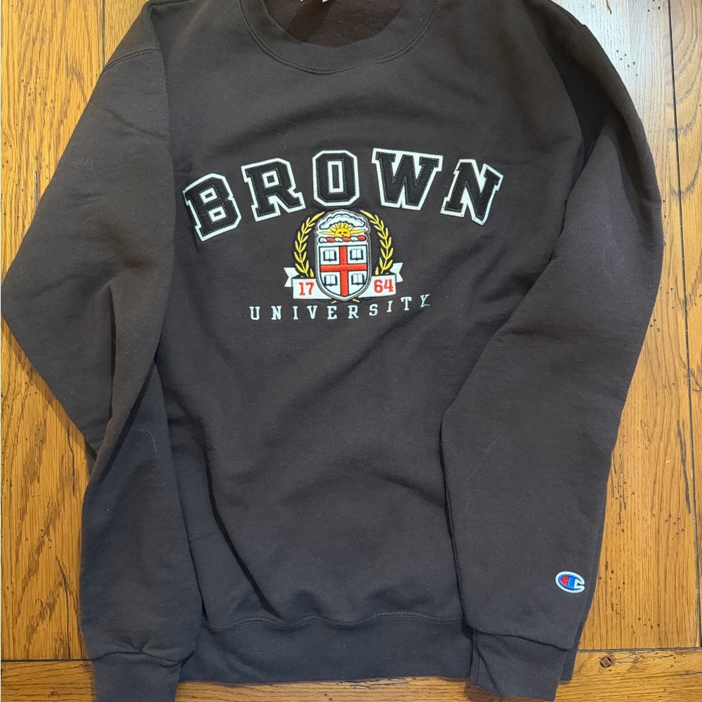 Brown University Champion Crewneck – Size M – Crest Logo – Acceptance Recovery